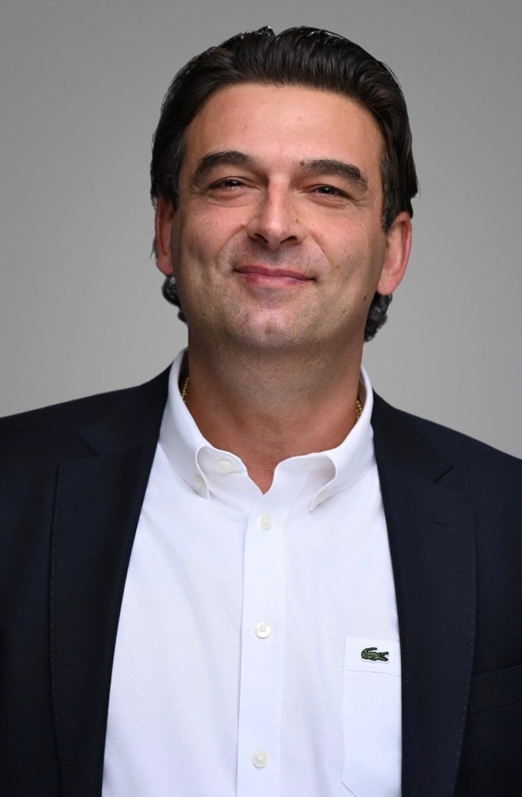 simon fiore headshot